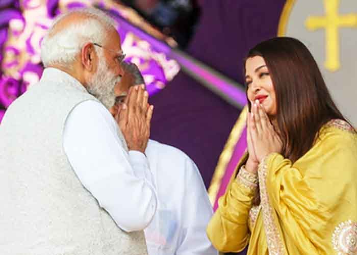 PM Modi blesses Aishwarya Rai Bachchan at centenary celebrations of Shri Sathya Sai Baba