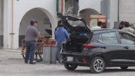 Enfrentan desabasto de gas LP en Puebla; vecinos hacen fila para llenar cilindros