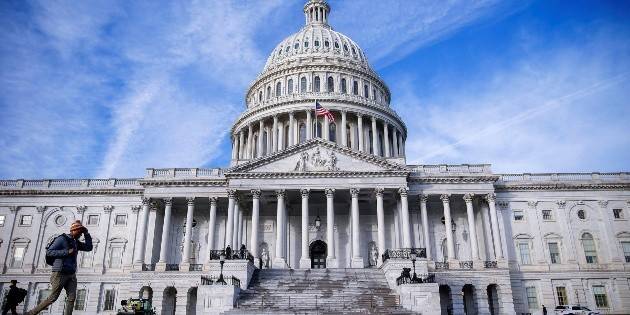 Senado de EU aprueba iniciar el debate sobre ley para poner fin al cierre del Gobierno