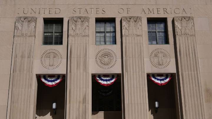 Chinese scientist pleads guilty in U.S. smuggling case and will be quickly deported