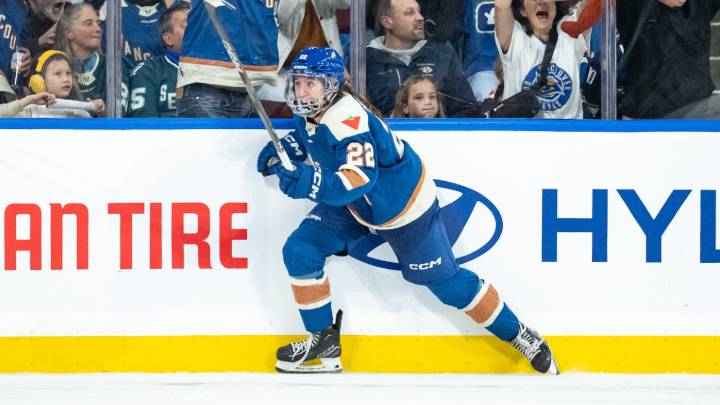 Goldeneyes beat Torrent in OT to win PWHL debut