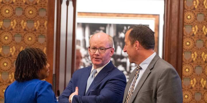 Bill to regulate homeowners’ insurance rates fails on final day of veto session