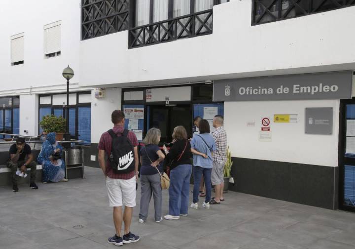 Canarias avanza en un decreto para sancionar a los parados que rechacen un empleo o formación