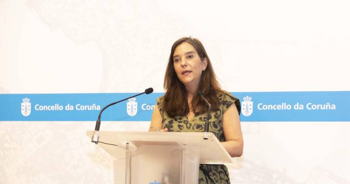 La alcaldesa de La Coruña pone en duda la palabra de la Xunta sobre el preacuerdo de Medicina