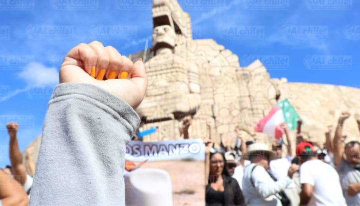 Marchan en Montejo pa’ “salvar la democracia” y exigir paz en Yucatán