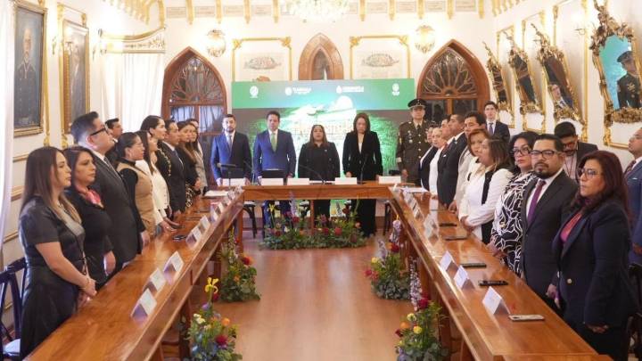 Poderes llaman a fortalecer instituciones y construir un futuro de paz y bienestar en Tlaxcala