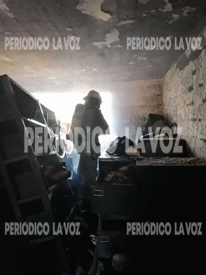 Incendio consume oficina del sindicato AHMSA en Monclova