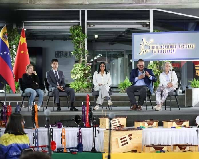 China dona 591 instrumentos al Sistema Nacional de Orquestas