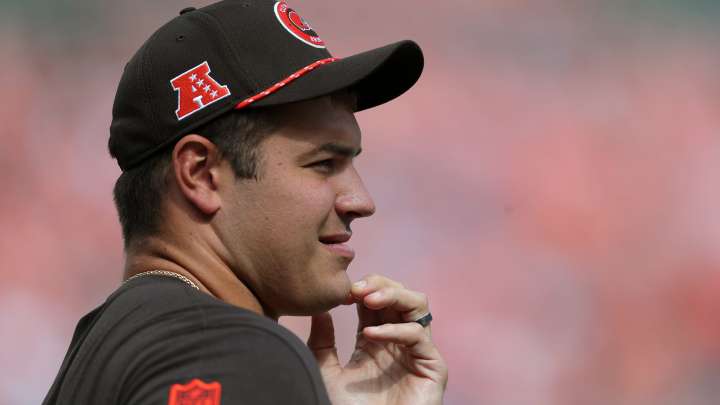 Browns lose starting offensive tackle to another concussion