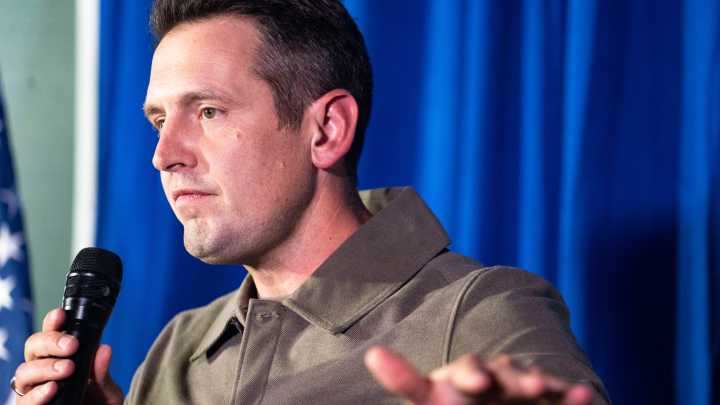 See Republican Zach Lahn announce his campaign for governor