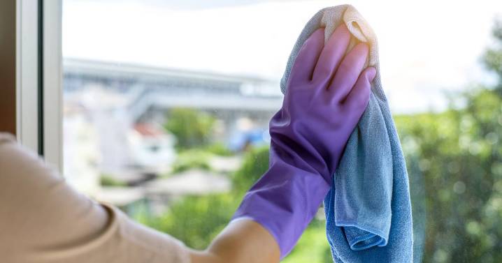 UK households told to put vinegar on windows in November