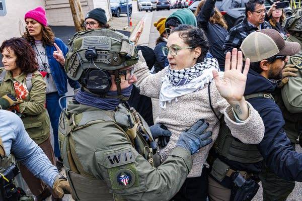 Federal law enforcement operation draws protests in St. Paul