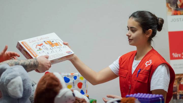‘El Juguete Educativo’ de Cruz Roja llega en Huesca a más de 200 niños y niñas vulnerables