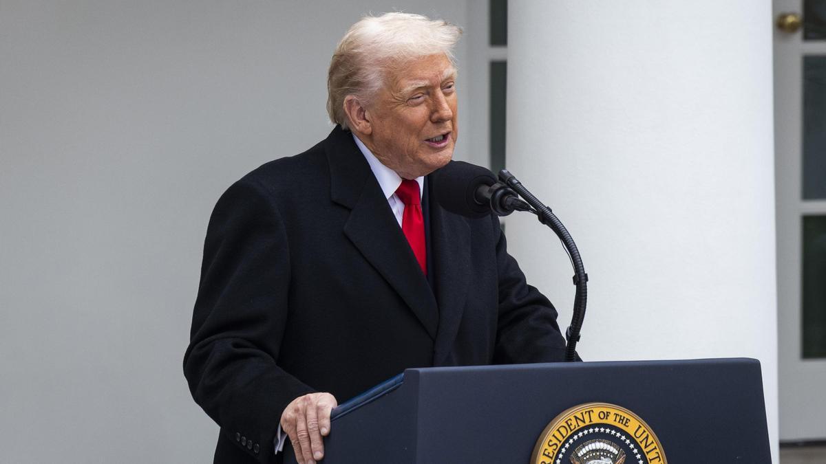 El fiscal del caso sobre la presunta interferencia electoral en Georgia desestima los cargos contra Trump