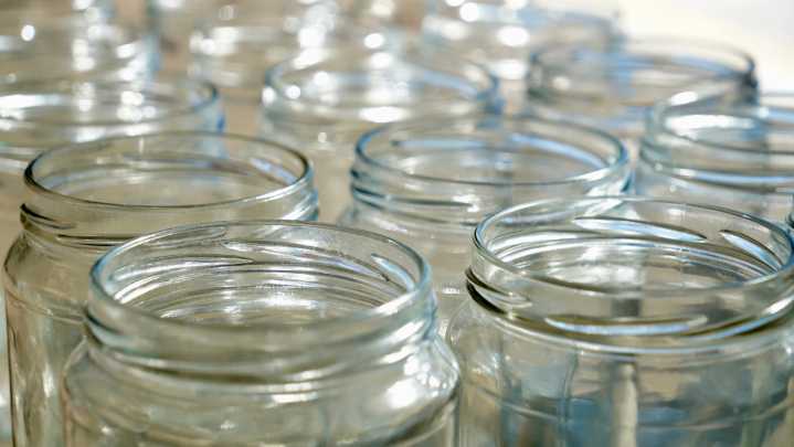 7 Tips That Will Help Protect Your Glass Jars Inside The Microwave