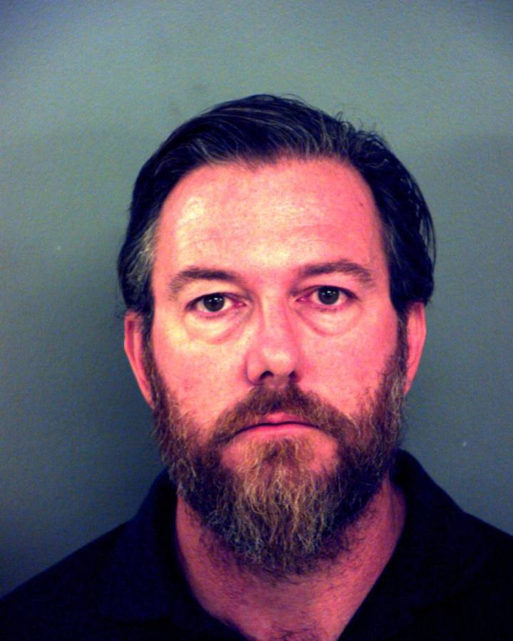 Detienen a hombre por a buso sexual continuado