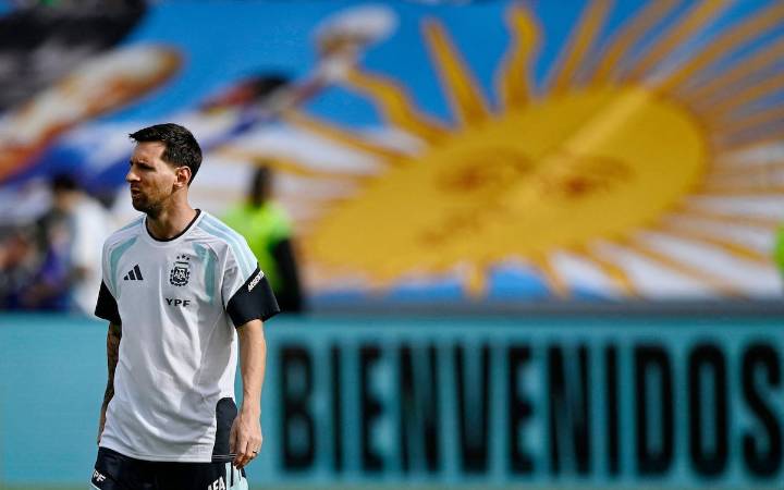 Laporta y una nueva fórmula para acercarse a Messi: una estatua en el nuevo Camp Nou