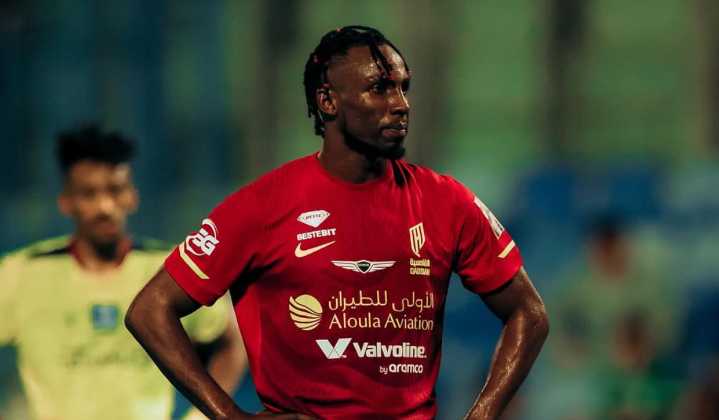 ¿Otra baja para la Selección Mexicana? Julián Quiñones no fue convocado al partido del Al