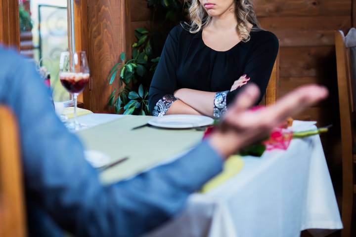 Woman Shocked After First Date by the Height of a Man She Met Online