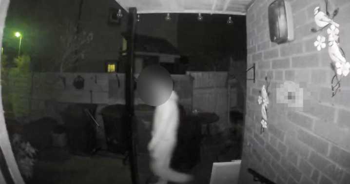 Moment Edinburgh mum spots man in garden while police search for runaway driver