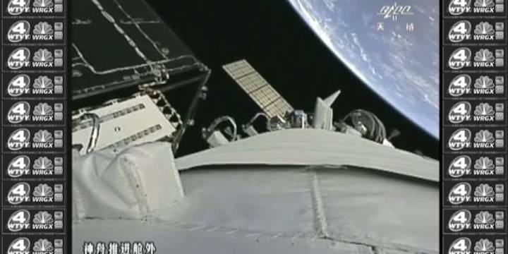 3 BRILLIANT MINUTES: Headlines from outer space