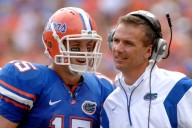 Florida to induct former coach Urban Meyer into the team’s ring of honor next season