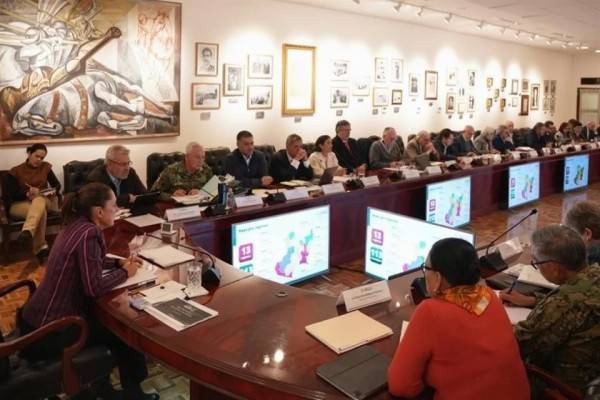 Se reúnen CSP, Gobernador y Gabinete por “Plan Michoacán“