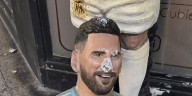Destrozaron una estatua de Messi en Mar del Plata
