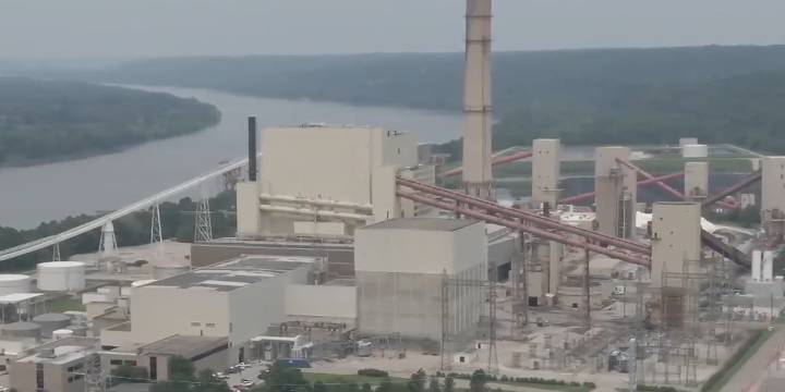 4 men arrested for trespassing at former power station for social media