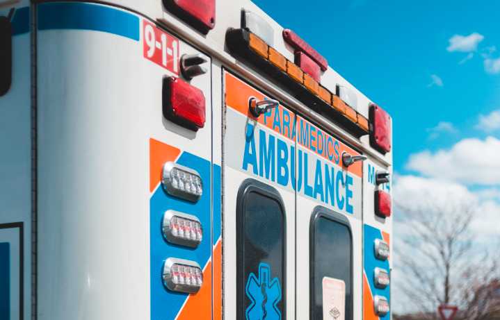 Saturday morning crash in Wright County leaves at least one person dead