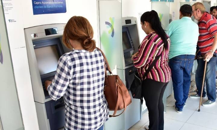 El Gobierno de Formosa garantizó el pago de “salarios y el medio aguinaldo” pese a la crisis nacional