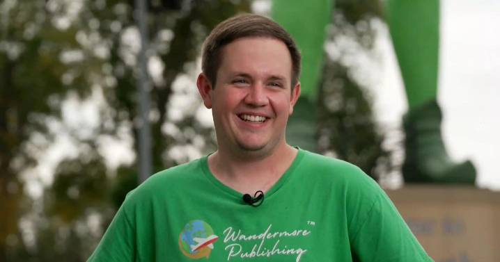 Childhood idea sparked a man's journey to visit, document small towns across U.S.: "Every town's got a story"