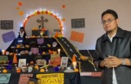 Alumnos de Ingeniería elaboran altar de muertos con materiales reciclados