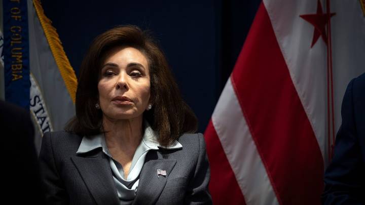 Judge criticizes federal prosecutors for relying on testimony by officer with credibility concerns