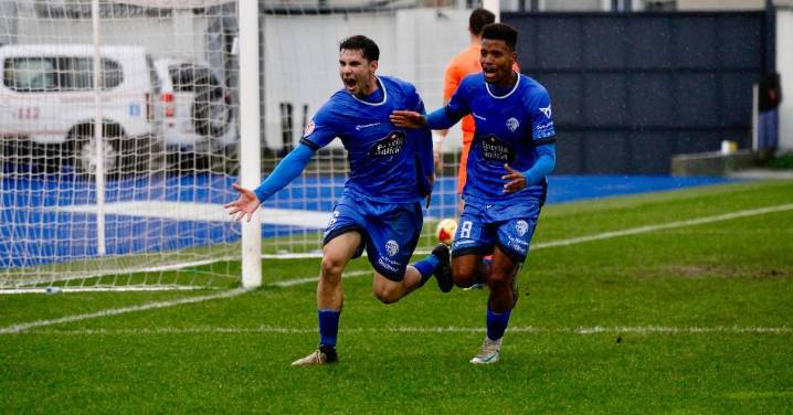 Galería | Tarde de lluvia y fútbol en O Couto para el Ourense CF y CD Guadalajara