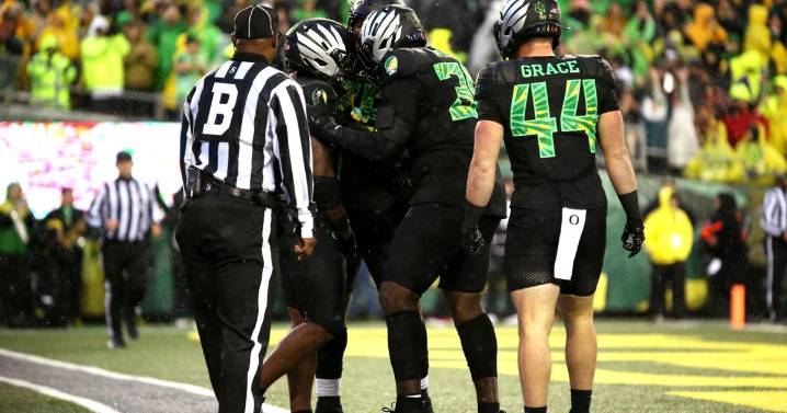 AP Top 25 poll preview: Hawkeyes hankering for an upset of No. 6 Oregon to shake up AP, CFP rankings