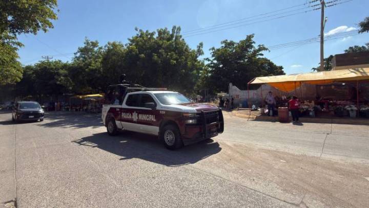 Refuerzan seguridad en panteones de Ahome por celebraciones del Día de Muertos