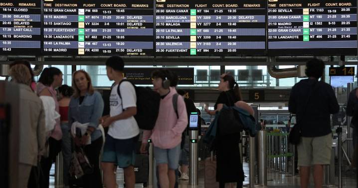 Tenerife airport chaos as passport machines fail and passenger trapped in gate