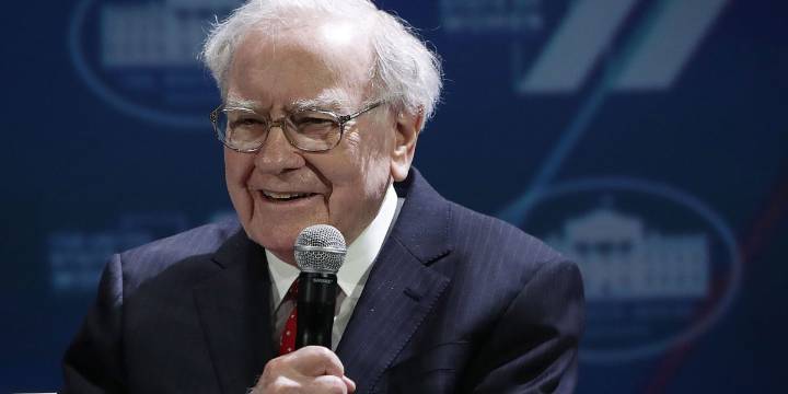 Despite AI bubble fears, Warren Buffett's Berkshire Hathaway buys shares of hyperscaler Alphabet