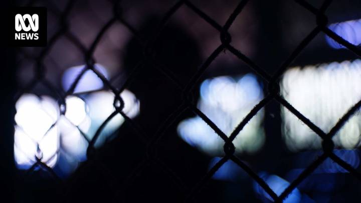 Mental health reform needed to stop children ending up in prison, doctors say