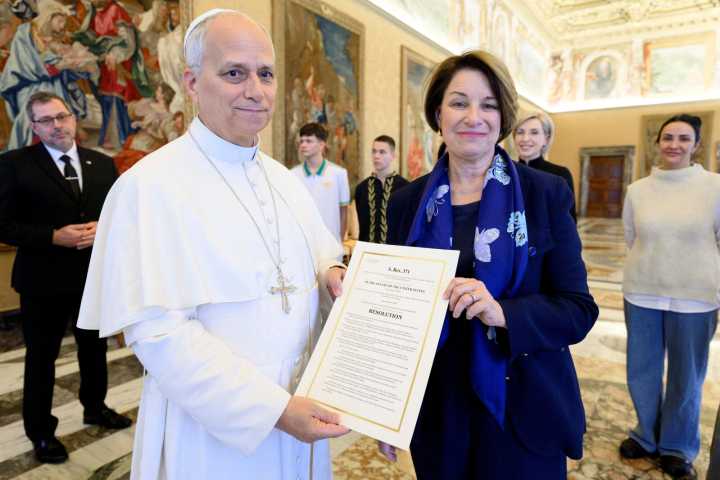 Pope given copy of US Senate bill on Minnesota shooting by co