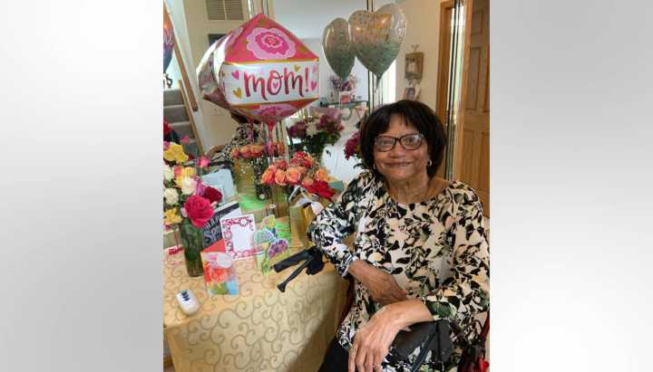 Vivian White, known for her lemon pound cake and indefatigable kindness, dies at 92