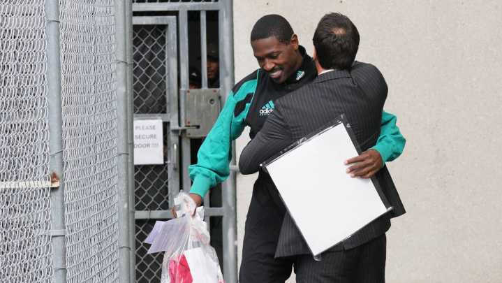 Former NFL star Antonio Brown released from jail after posting bond