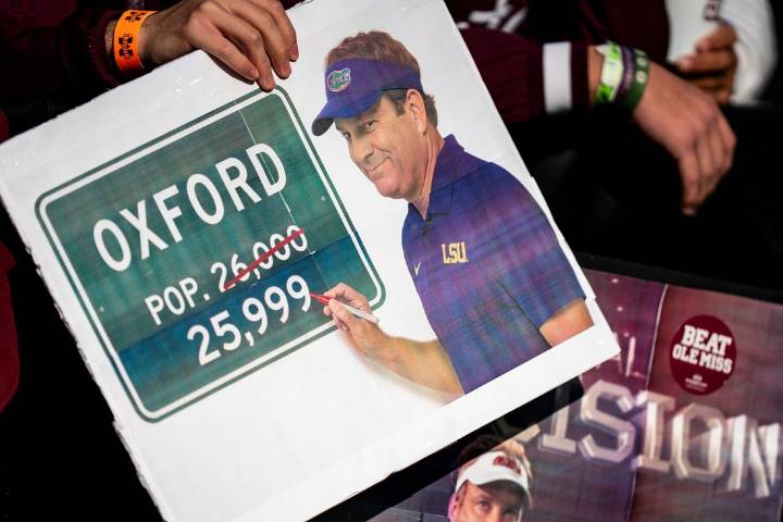 Deadspin | Ole Miss' Lane Kiffin says he'll declare decision Saturday