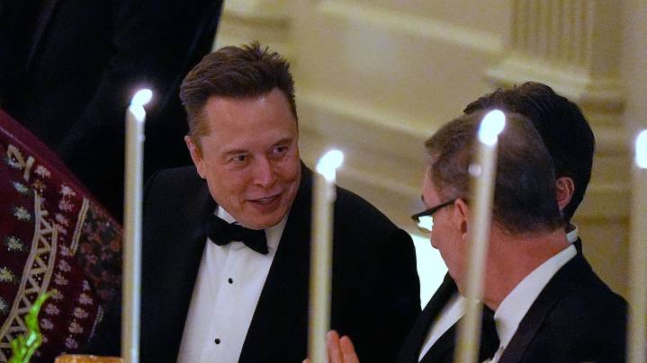 Tesla's Advanced AI Chip Coming Soon: Elon Musk Invites Applicants To Join Team