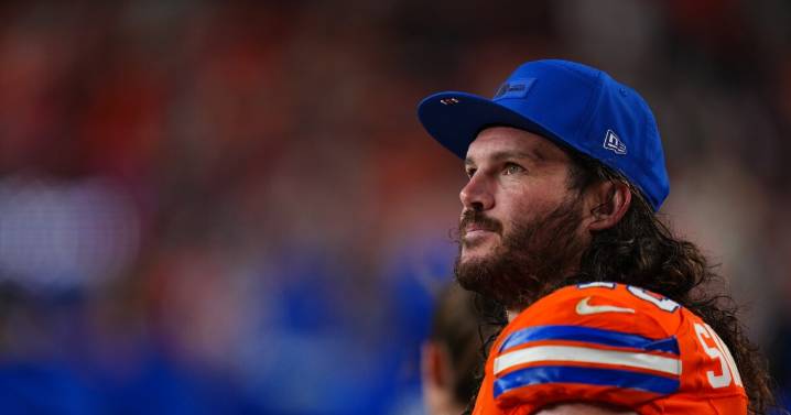 Broncos LB Alex Singleton undergoes successful surgery for testicular cancer