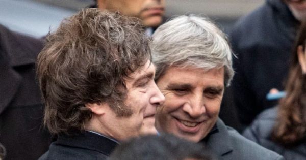 El Gobierno logró superávit fiscal en octubre y se acerca a cumplir la meta con el FMI