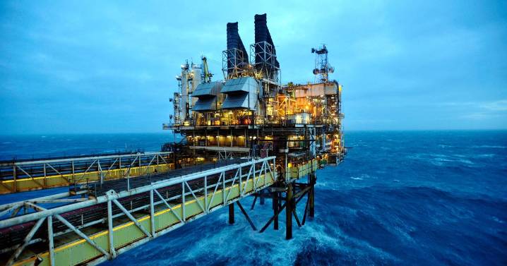 North Sea oil boost as Ed Miliband announces new drilling in existing fields can go ahead