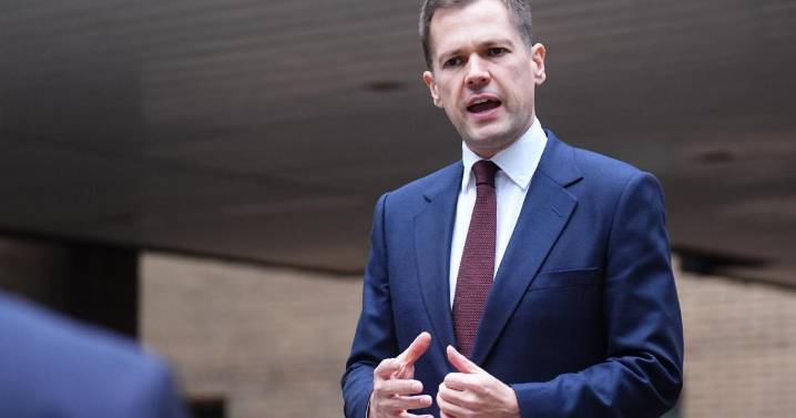 Labour does not trust public, says Jenrick amid reports of more juryless trials