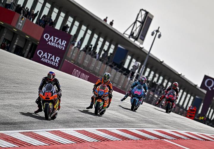 Diogo Moreira se proclama campeón de Moto2 en Valencia